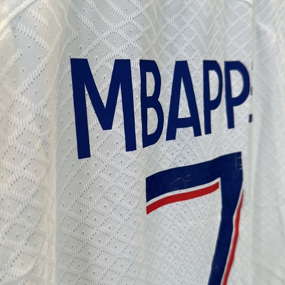 Kylian Mbappe Paris Saint-Germain Nike 2022/23 3rd Vapor Match Authentic Jersey - Picture 7 of 9